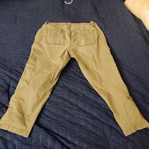 Old Navy Cargo Capris Olive Green